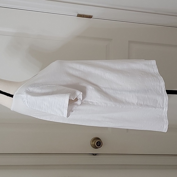 Chico's Size 2 (L/12) "The Ultimate Tee" in White.  Excellent Used Condition. - Picture 4 of 9